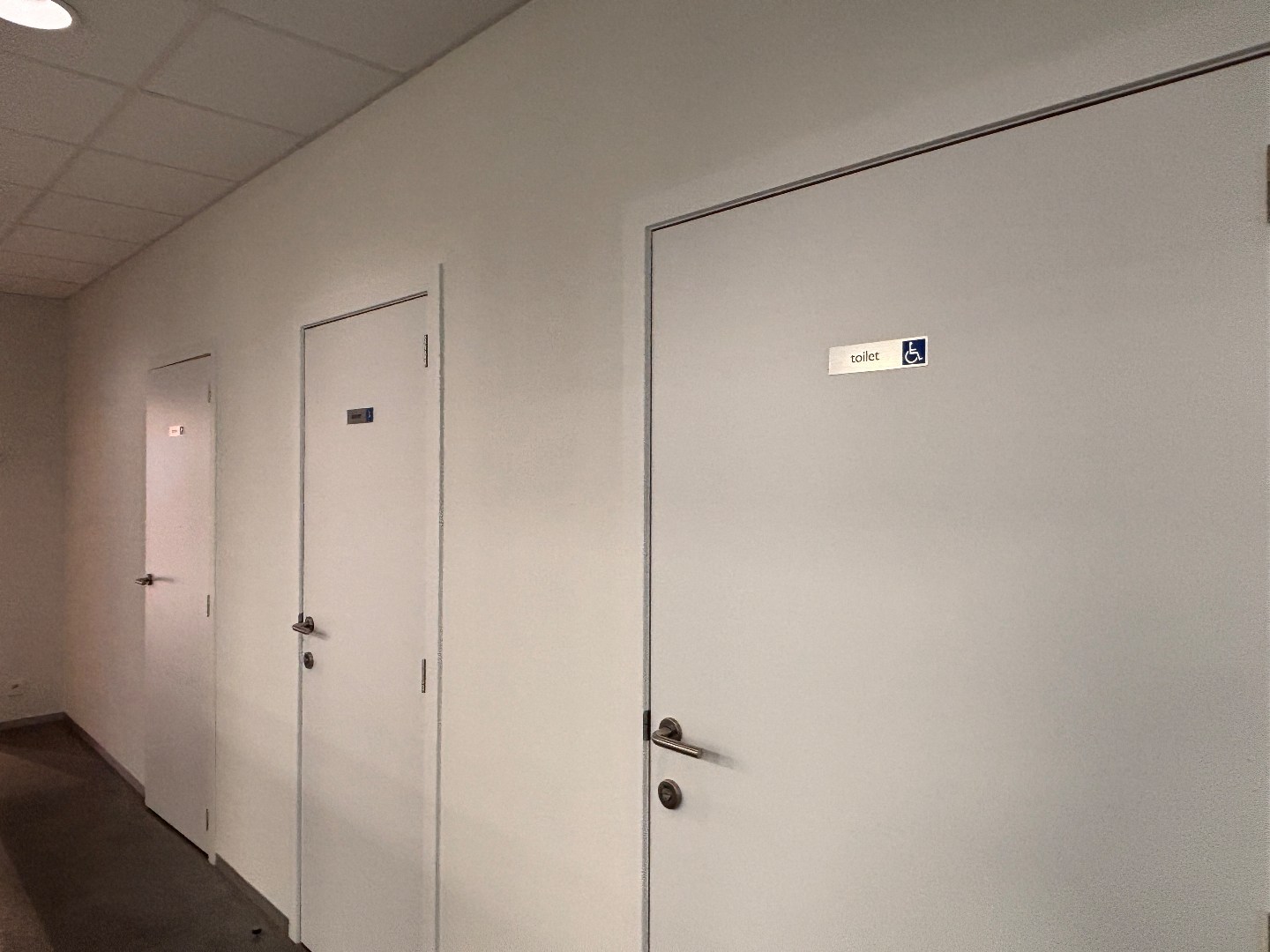 Commercieel kantoor te huur in Kortrijk (315m²) op commercieel centrum Pottelberg - foto 5