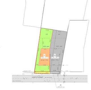 <strong>Bouwgrond voor half open bebouwing.</strong><br /><br />De oppervlakte van het perceel is 541 m² met 15,20 straatbreedte en een diepte van ca 43 meter.<br />Voor bouwvoorschriften en meer informatie kan je contact opnemen met ons kantoor.<br />De grond is gelegen in een rustige straat.<br />Er werden reeds bijdragen betaald voor riolering en ontbossing.<br />Nutsvoorzieningen liggen klaar in straat. <br />(lot 1)