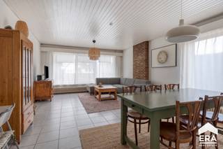 ntdek deze instapklare woning, rustig gelegen in de Kapelstraat 60 te Lommel. Deze woning biedt een comfortabele woonomgeving met een...