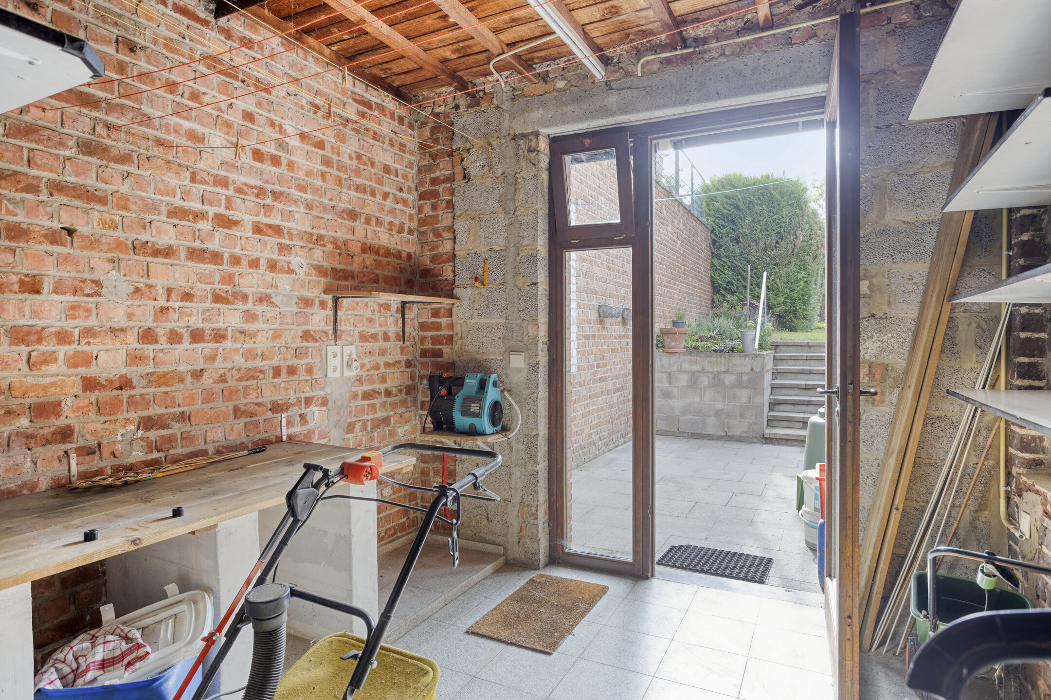 Woning met 5 kamers, garage &amp; grote tuin in het centrum! - foto 5