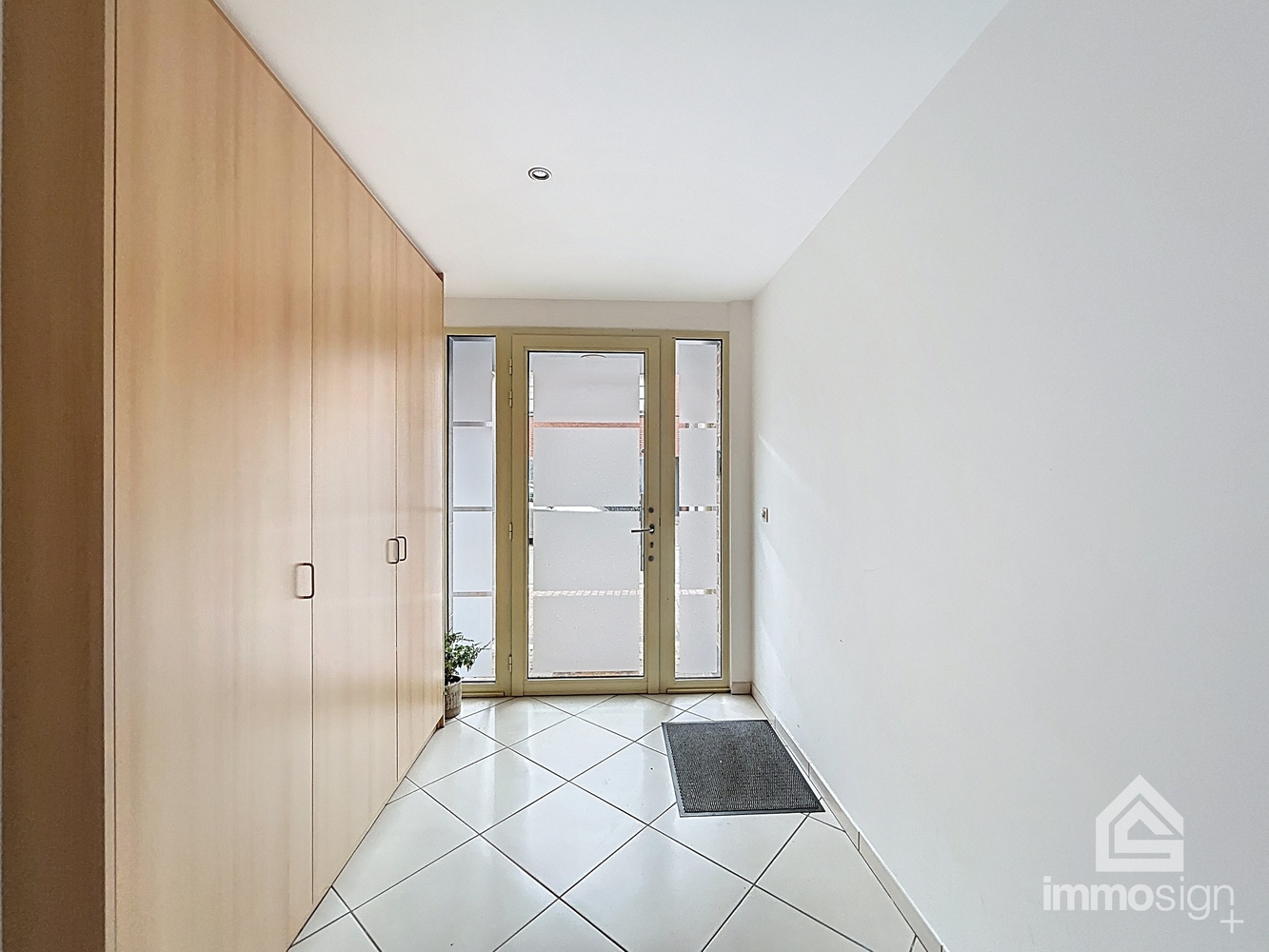 Appartementsgebouw met gelijkvloers- en duplexappartement in Peer centrum! - foto 3