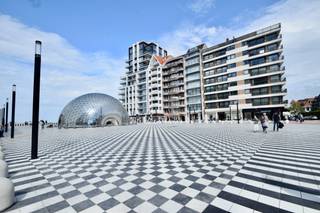 Ruime garagebox onder het Albertplein in hartje Zoute. Makkelijk bereikbaar en zeer centraal gelegen. Een echte aanrader!