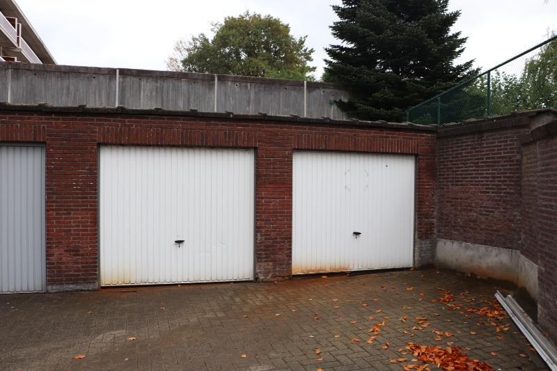 Centraal gelegen garagebox van 19m2. Beschikbaar bij akte.