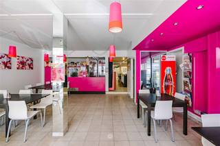 DESTELBERGEN: Veelzijdig handelspand met woonst in hartje DestelbergenBent u op zoek naar een handelshuis met woonst in het centrum van Destelbergen?...