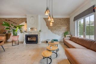 Deze mooie, instapklare woning in open bebouwing bevindt zich in tweede lijn langs de Leuvenselaan in Kumtich, een deelgemeente van Tienen. De...