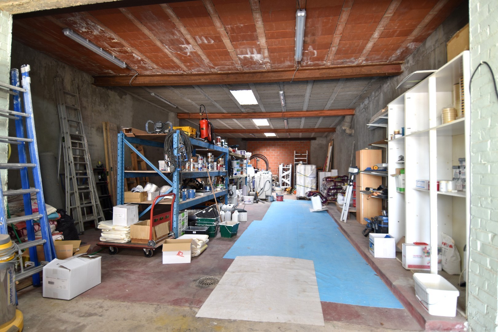 Opslagruimte van 144 m² met recent vernieuwd duplexappartement - foto 3