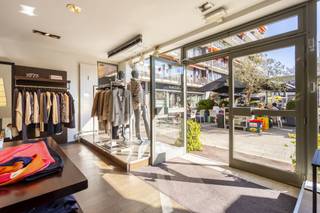 Deze investering bestaat uit één grote handelsruimte van ca 360 m² die in de praktijk werd gesplitst in vier verschillende handelszaken. Deze...