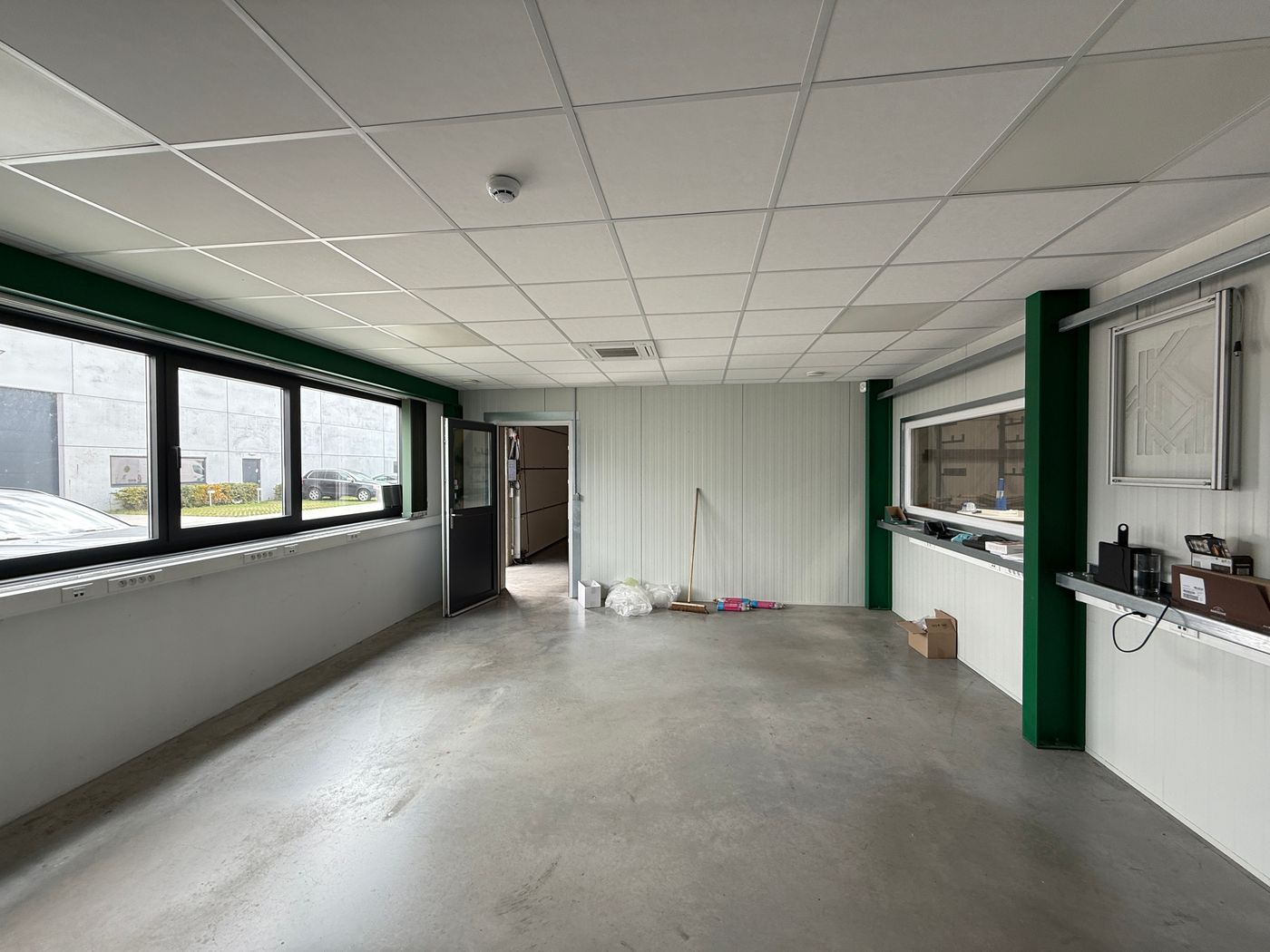 Instapklaar magazijn op toplocatie nabij op- en afrit E40 Erpe-Mere - photo 4