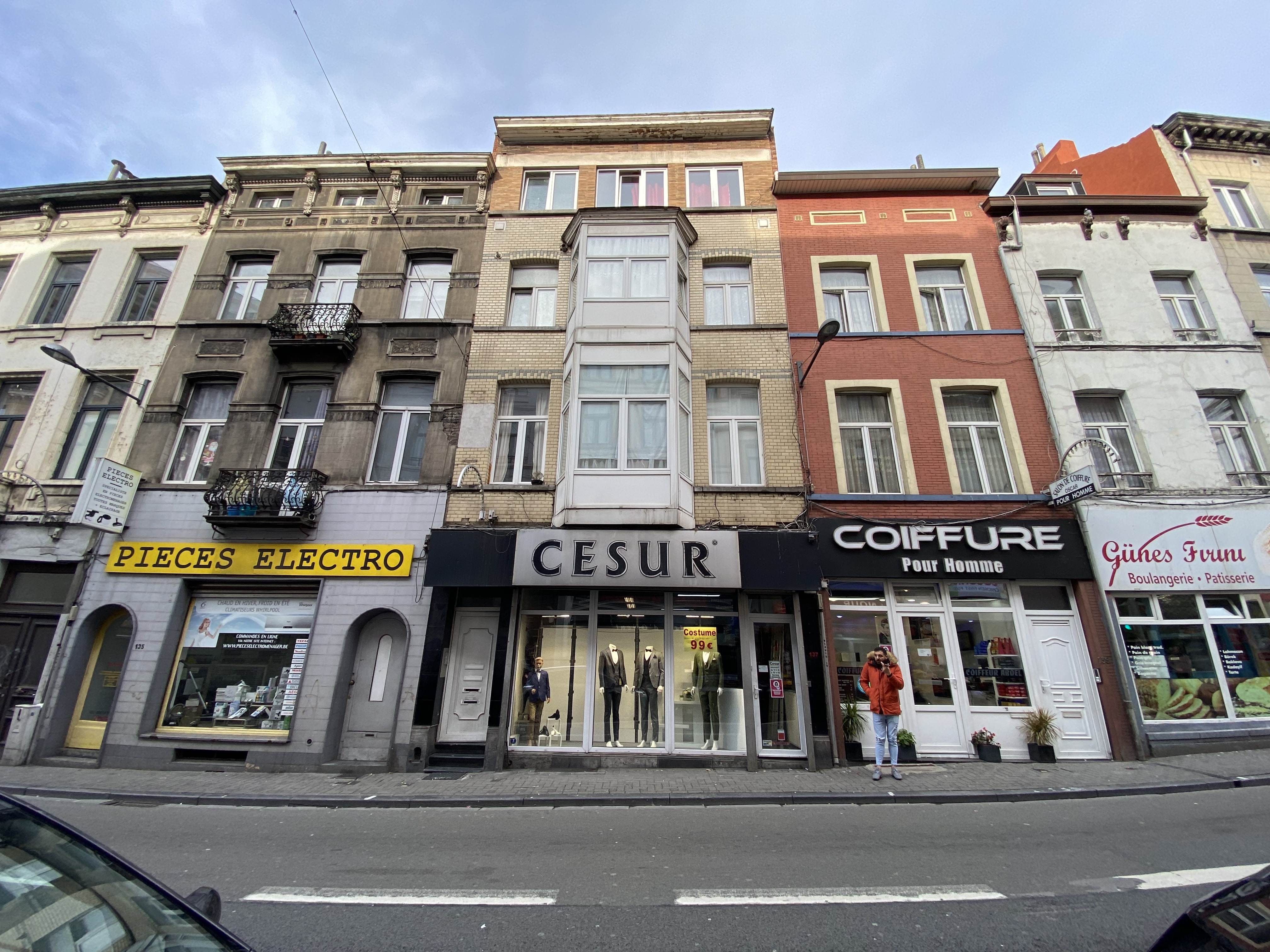 OPBRENGSTEIGENDOM MET HANDELSRUIMTE EN APPARTEMENTEN - foto 1