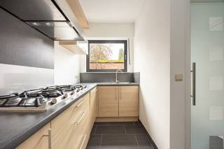 Leuke gezinswoning met 3 slpk, ruime tuin en zeer centrale ligging. EPC B 133 kWh/m² , elektriciteit = CONFORMLigging: gelegen in een rustige...