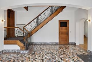 Cette maison de caractère des années 30 est idéalement située dans le quartier résidentiel prisé du Prince d’Orange. Elle a été soigneusement...