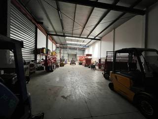 Magazijn Unit 18-20 van 775 m² te Rumst/Terhagen. Goed bereikbaar en centraal gelegen tussen A12 en E19 richting Brussel en Antwerpen.