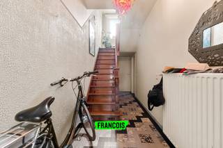 Ontdek deze instapklare woning in de Weidstraat 17 te Assebroek, op slechts 3 minuten fietsen van het centrum van Brugge.Op het gelijkvloers betreed...