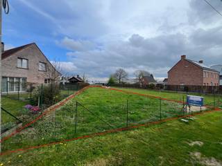 LAATSTE LOT.Verkaveling op uitzonderlijke locatie.Grondoppervlakte van 548,86 m².Uitstekend aanbod. Goede ligging, rustig én toch nabij allerhande...
