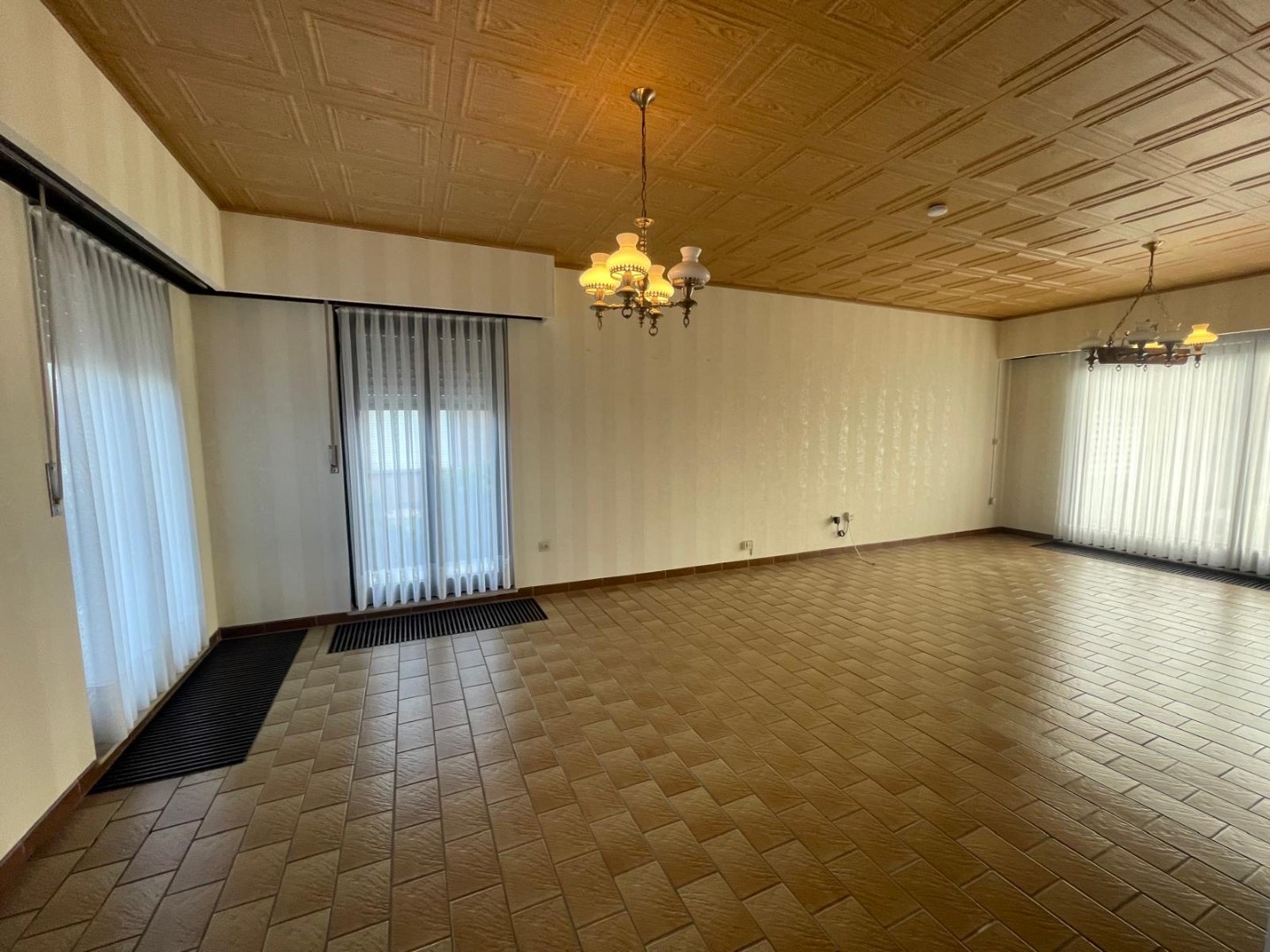 Gelijkvloerse huurwoning met 3 slaapkamers en inpandige garage te Geel (Bel)! - foto 4