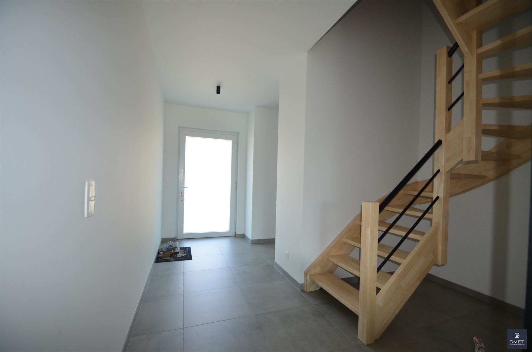 RECENTE  BEN-WONING  MET 5 SLPKS, TUIN EN GAR. - foto 2