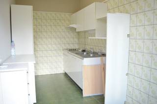 Appartement op de tweede verdieping op een toplocatie in Gullegem. Pal in het centrum en dichtbij alle winkels.Vanop het terras vooraan het...