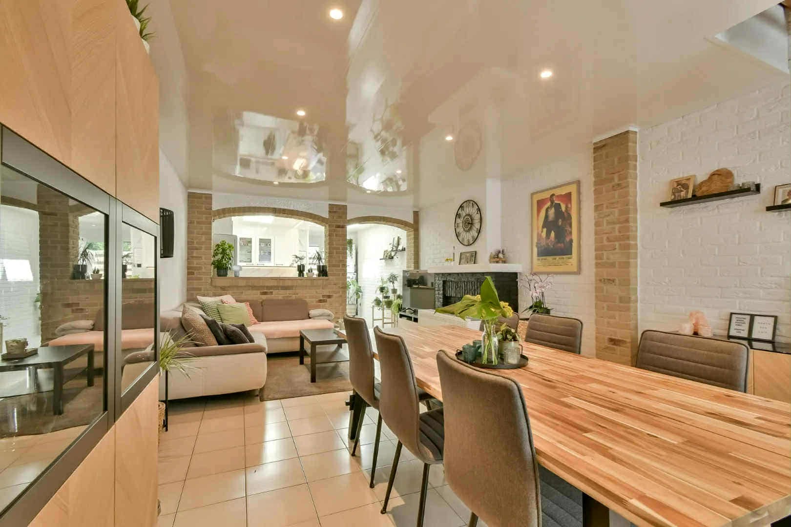 Gerenoveerde rijwoning met 3 slaapkamers en tuin te Roeselare - foto 2