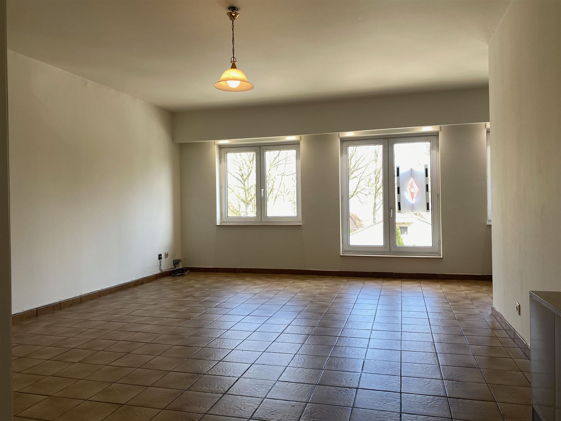 Appartement met 2 slaapkamers en garage. - foto 3