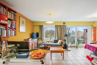 Ontdek dit aantrekkelijke duplex appartement in het groene Kessel-Lo, waar comfort, rust en bereikbaarheid perfect samenkomen. Vanop het...