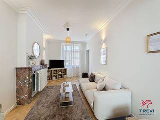 Trevi La Propriété vous propose ce magnifique duplex de prestige, entièrement rénové avec soin et offrant des finitions de qualité.Situé aux 2ᵉ et...