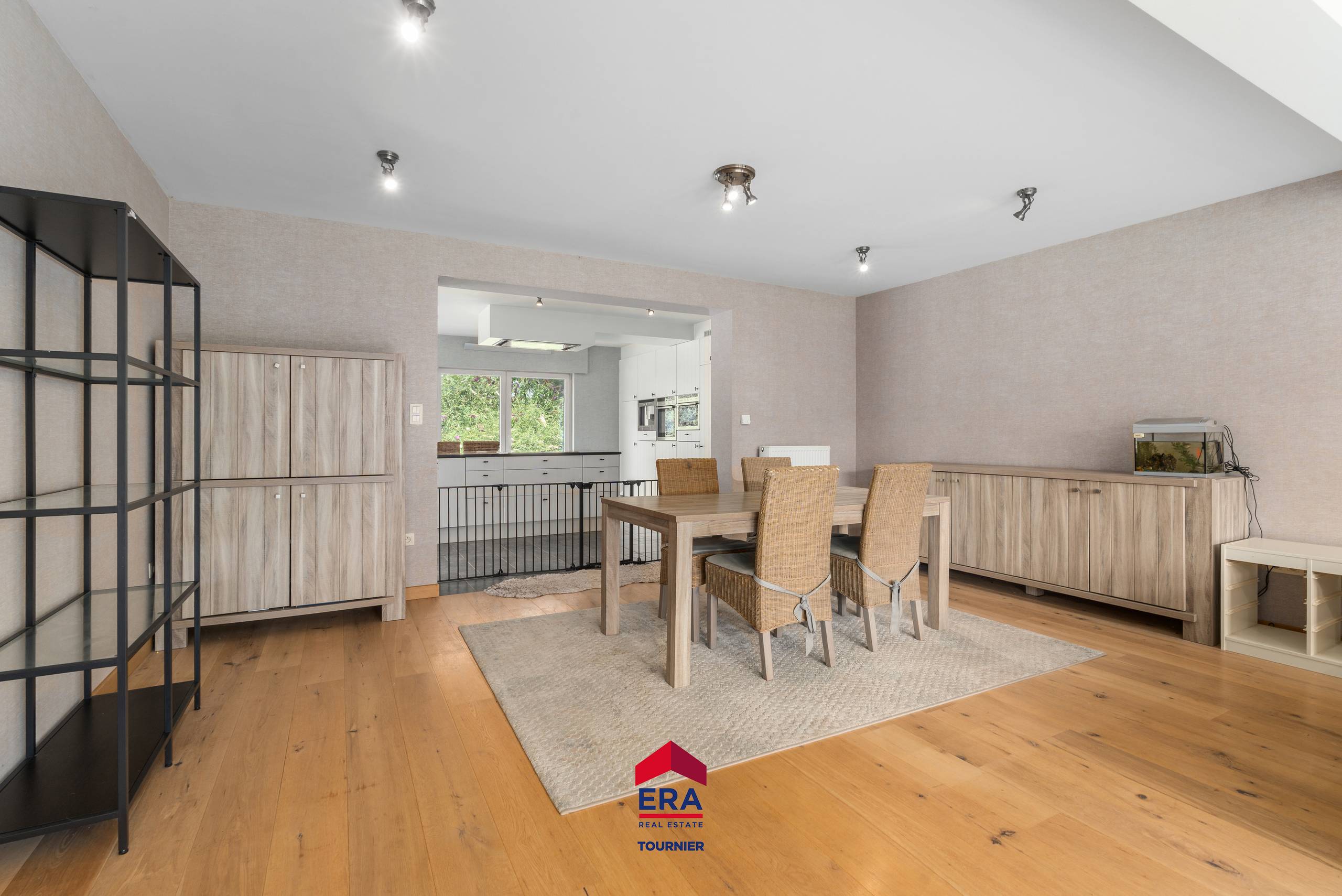 Hoevewoning met paardenstal op groene locatie - foto 4