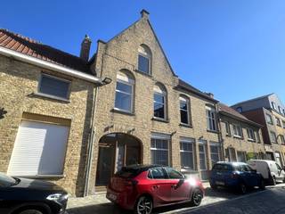 in loft-stijlmodern en instapklaarheel centraal gelegenomvattende een ruime en klare living met ingerichte moderne open keuken, ingerichte badkamer,...