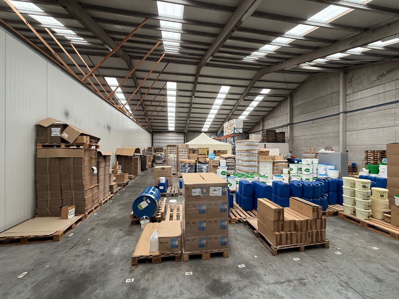 Magazijn nabij de N44 en E40 - foto 4