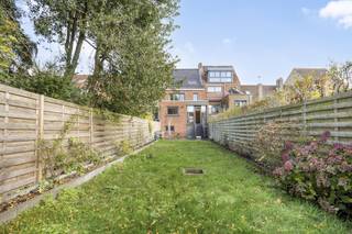 Langs de Karel van Manderstraat te Sint-Kruis, centraal gelegen aan de stadsrand van Brugge, bevindt zich dit uitzonderlijk ruim huis (EPC 210) op...