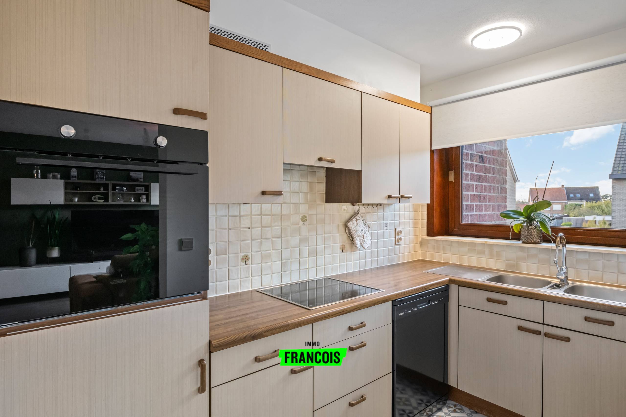 Modern gerenoveerd appartement met gemeenschappelijke tuin en privaat zonneterras te Mariakerke, Oostende! - foto 5