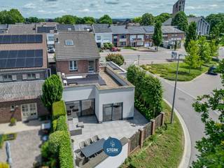 INSTAPKLARE WONING MET EPC LABEL B OP EEN STEENWORP VAN MAASTRICHT ! <br /><br />We vinden deze open bebouwing met een bewoonbare oppervlakte van 215 m² terug op een perceel van 3a 20ca in Smeermaas-Lanaken. <br /><br />Voor meer informatie, neem zeker een kijkje op onze website via de volgende link:<br />https://www.sterkvastgoedmakelaars.be/detail/te-koop-woning-lanaken/7586016?dosearch=True&flowstatus=ForSale,ForSaleReserved,ForSaleWithBid,ToCompleteForSale,SoldUnderReserve,Sold&pageindex=1&pagesize=12&searchpage=ForSale&sortdirection=DESC&sortfield=pub_flowstatus&transactiontype=Sale