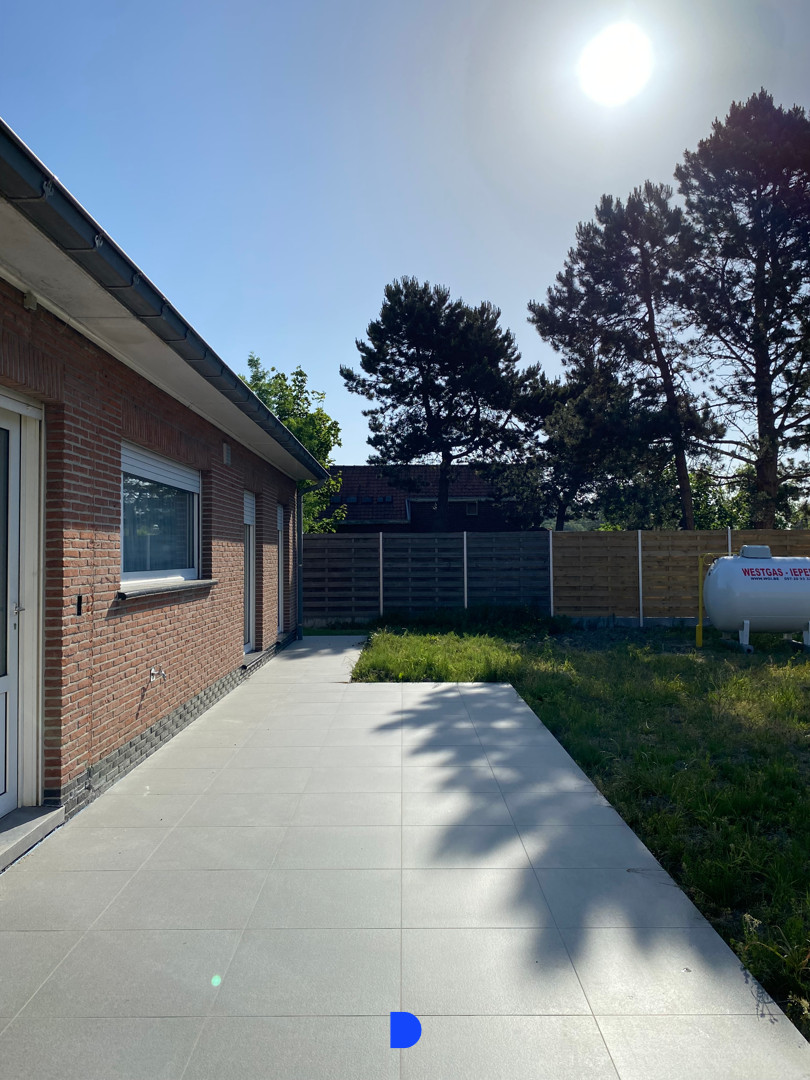 House for rent in Oekene with 4 bedrooms - photo 3