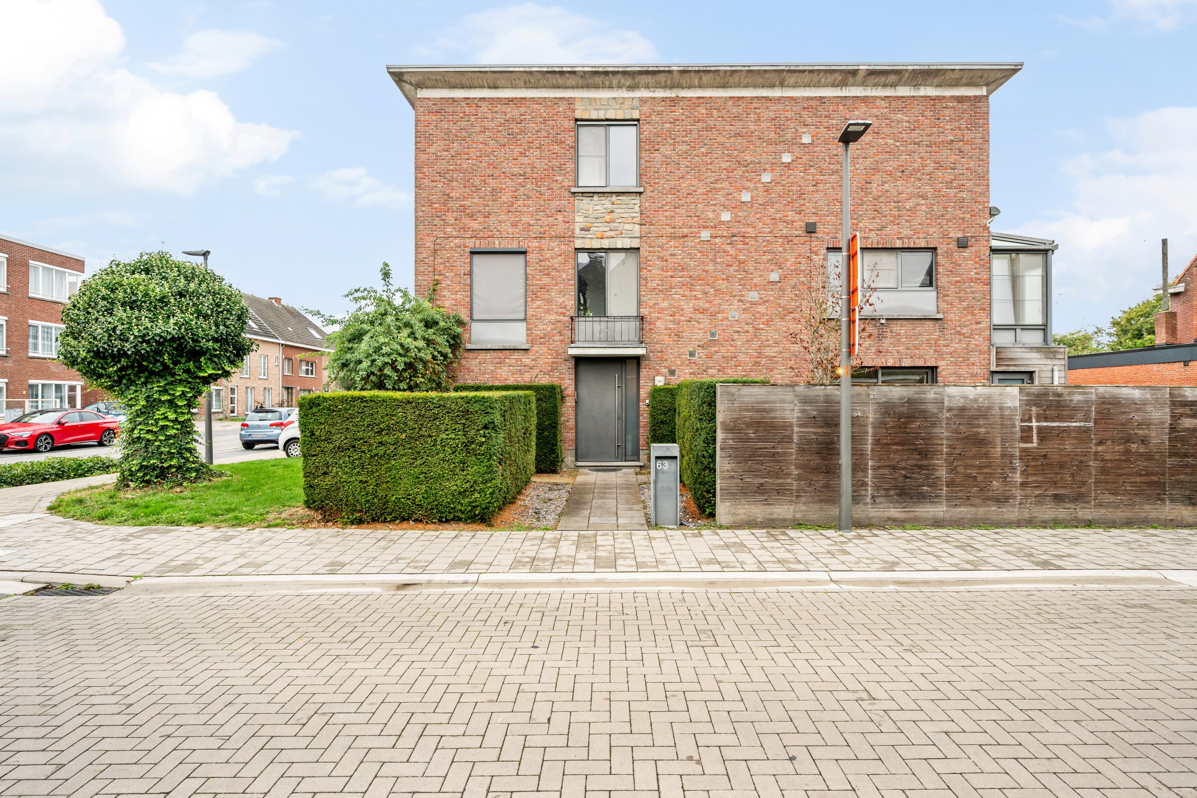 Instapklare Bel-Étage-Woning met ruime garage, tuin en 4 slaapkamers - foto 4