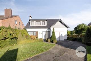 CHARMING DETACHED HOUSE WITH THREE BEDROOMS In the quiet residential area of Muggenhoek in Schulen (Herk-de-Stad) you will find this charming...