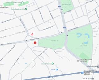 MOLENBEEK-SAINT-JEAN, Boulevard Edmond Machtens, buitenparkeerplaats: € 110/maand. Beschikbaar op 01/07/2025. INFORMATIE: gestion.bruxelles@op.be