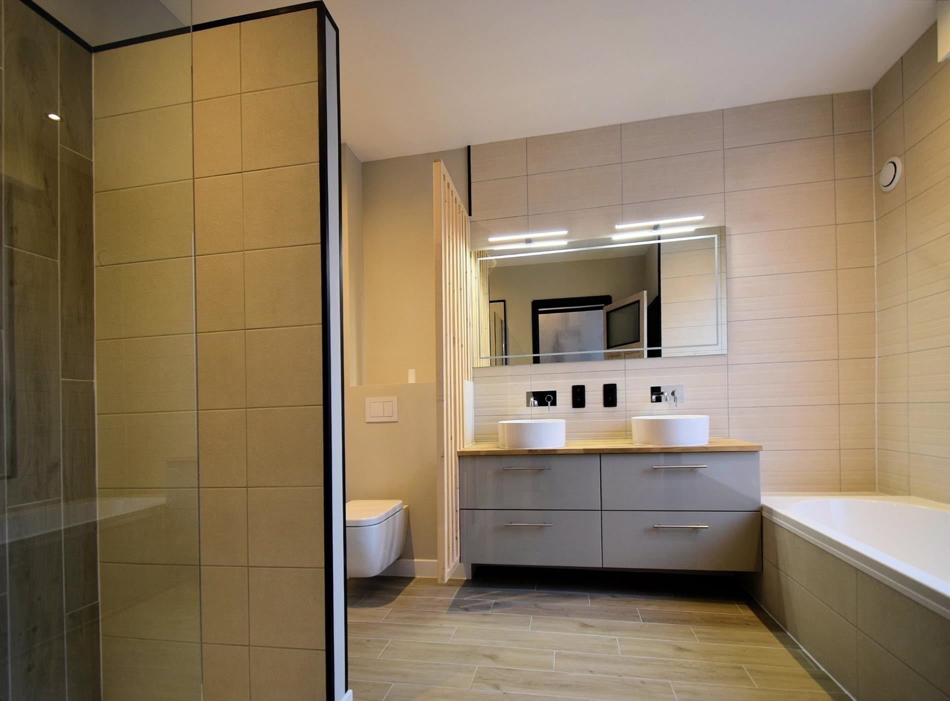 RUIME INSTAPKLARE RIJWONING DICHTBIJ HET CENTRUM - foto 5