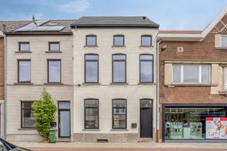 A beautifully renovated townhouse located at Hertshage 91, meticulously renovated to the highest standards with an eye for detail. Upon entering...