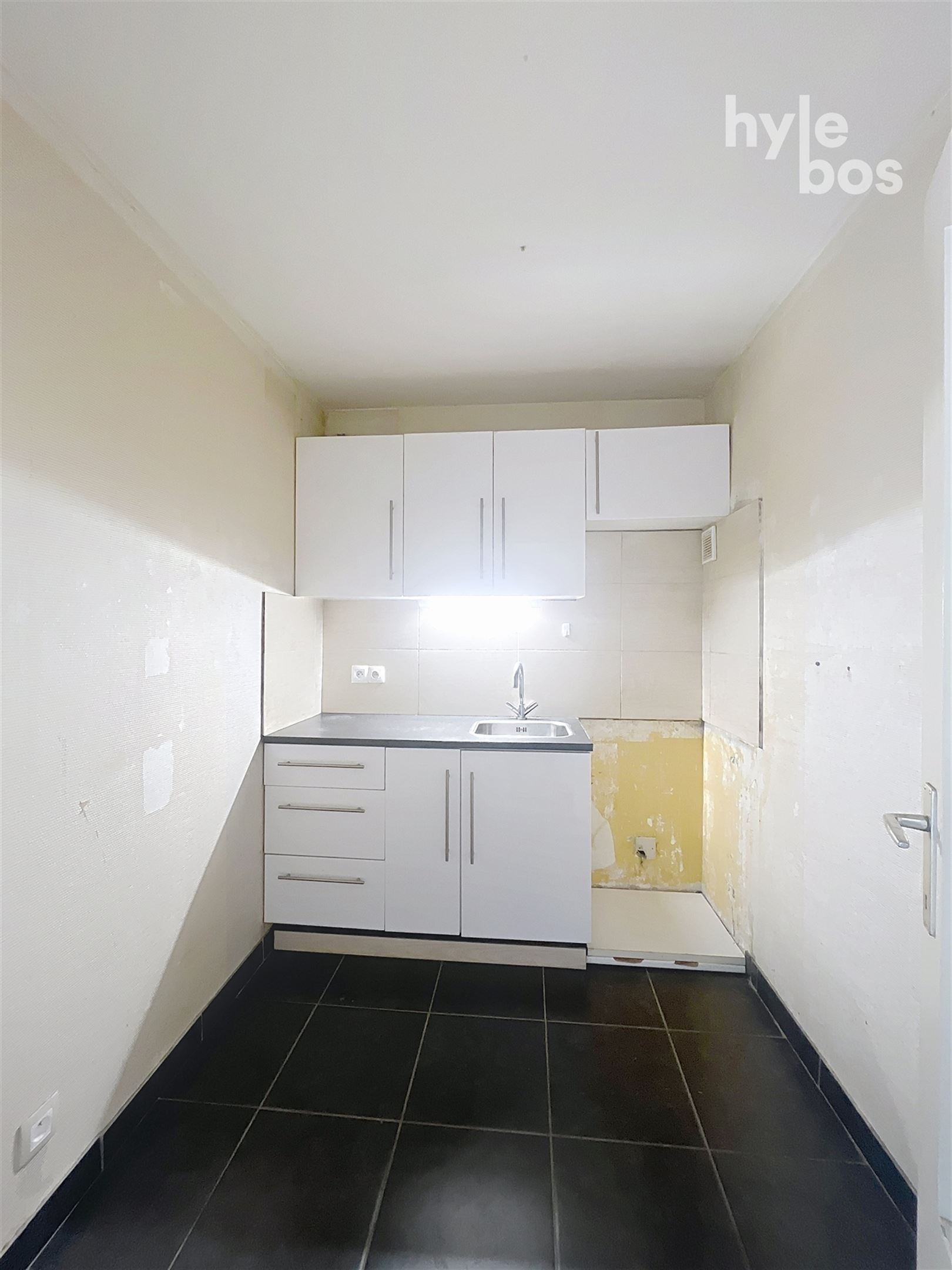 Centraal gelegen 2 slaapkamer appartement - foto 5