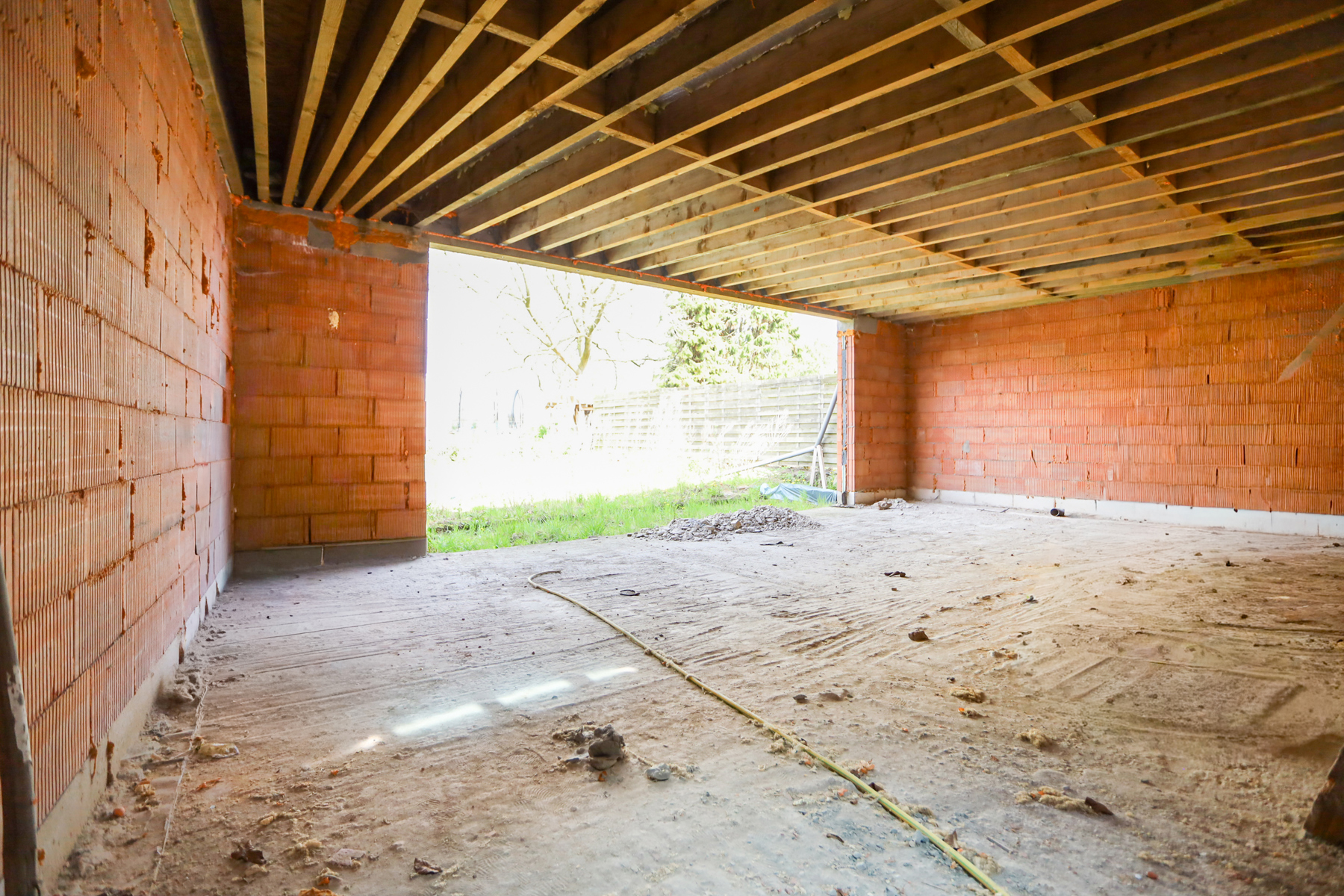 Ruime, af te werken woning met veel potentieel - foto 5