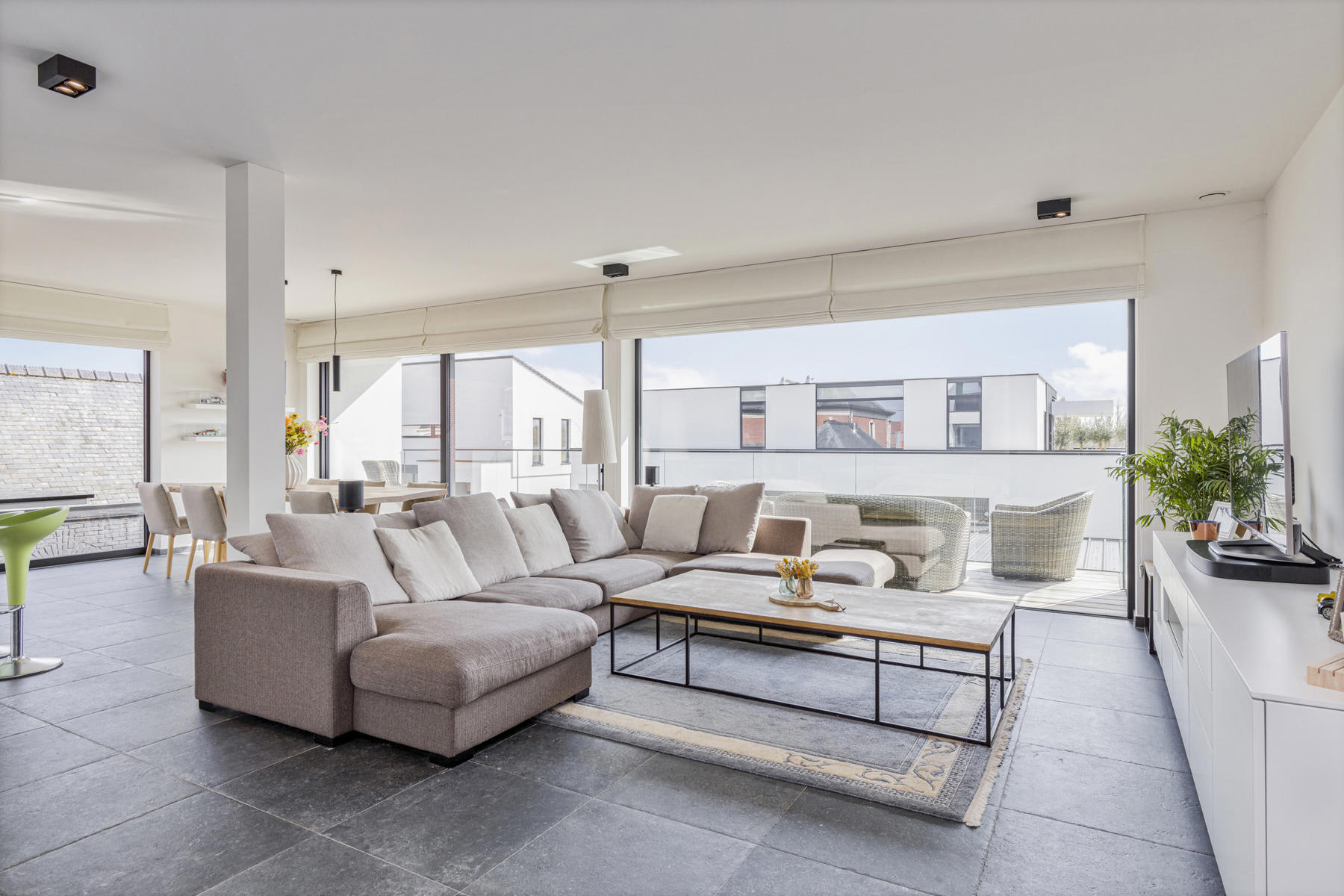 Appartement à louer à Courtrai avec 3 chambres - photo 2