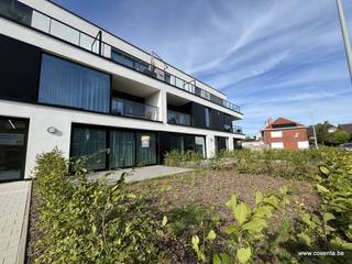 In die project bestaande uit 18 appartementen, hebben we dit 2 slaapkamer hoekappartement te koop.Hoekappartement bestaande uit: inkomhal met toilet,...