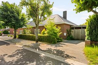 Spacious and well-maintained semi-detached house with 3 bedrooms, located in a easily accessible location. This property offers a pleasant...