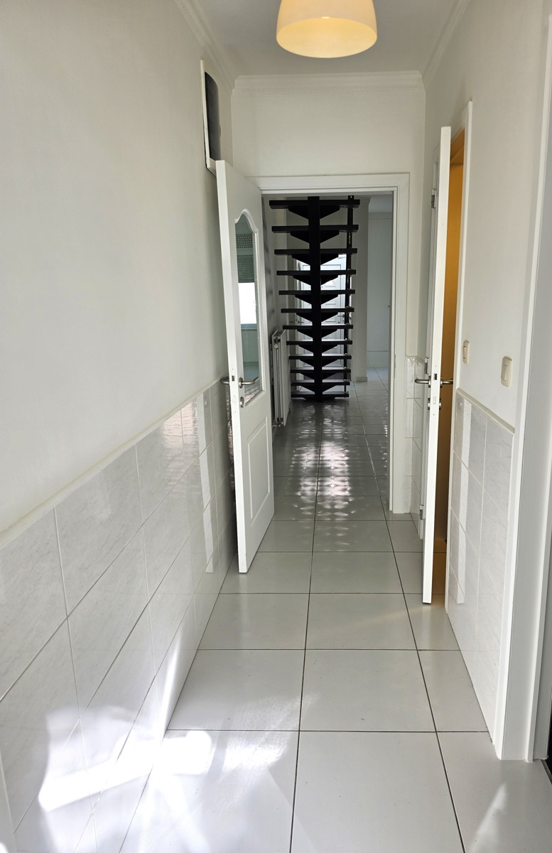 Vernieuwde woning met 3 slpkrs centrum Aalst - foto 5