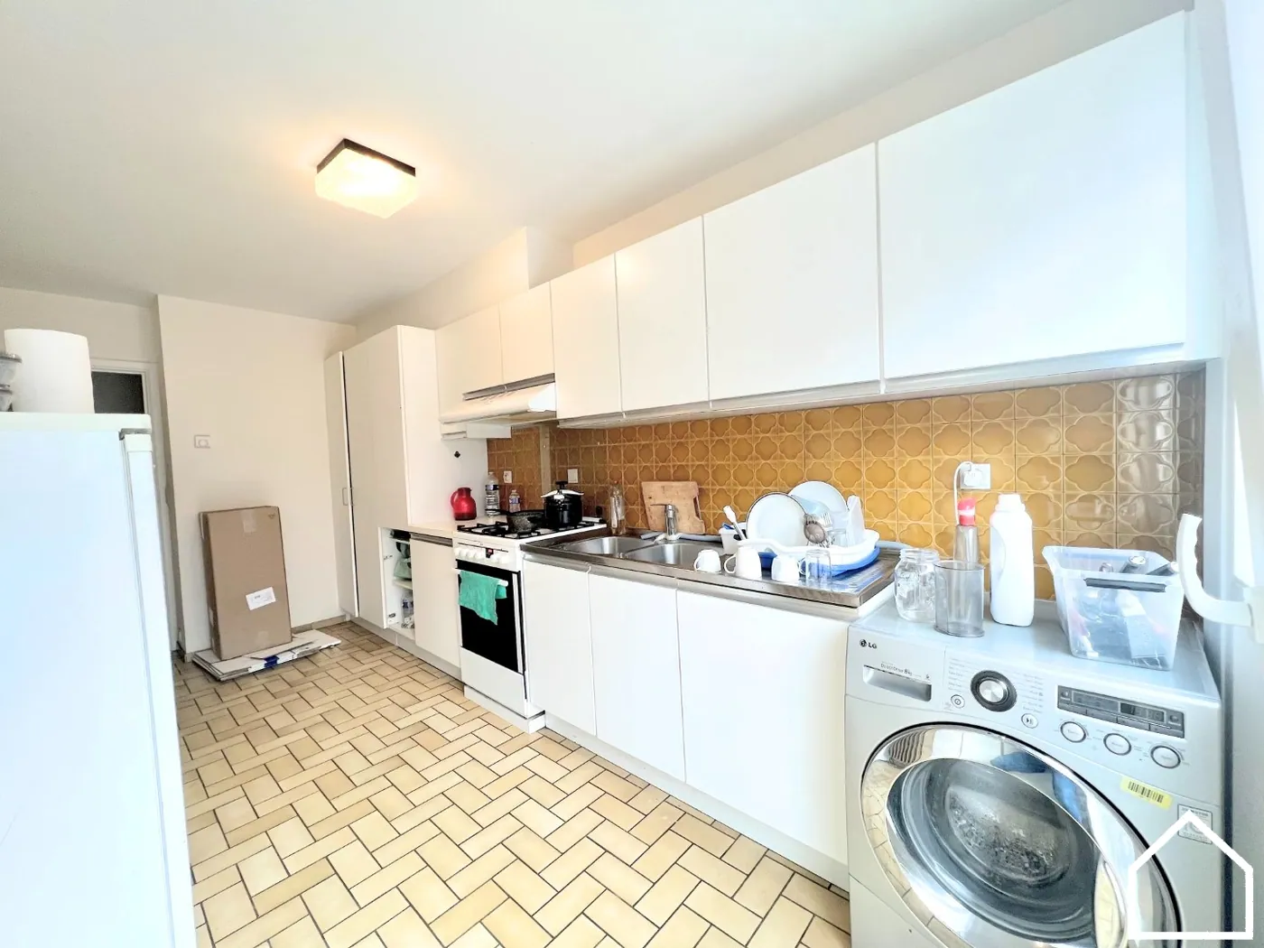 APPARTEMENTSGEBOUW MET 4 APPARTEMENTEN EN 3 GARAGES - foto 5