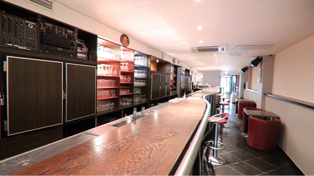 Horecapand met Terras te koop op de ZEEDIJK in Middelkerke - photo 4