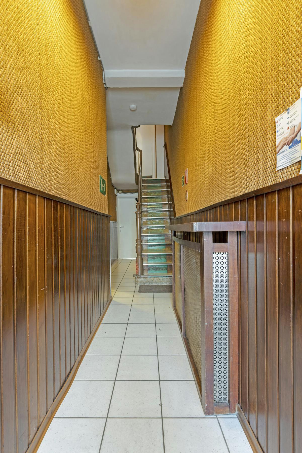 Student residence with 5 licensed student rooms for sale - photo 5