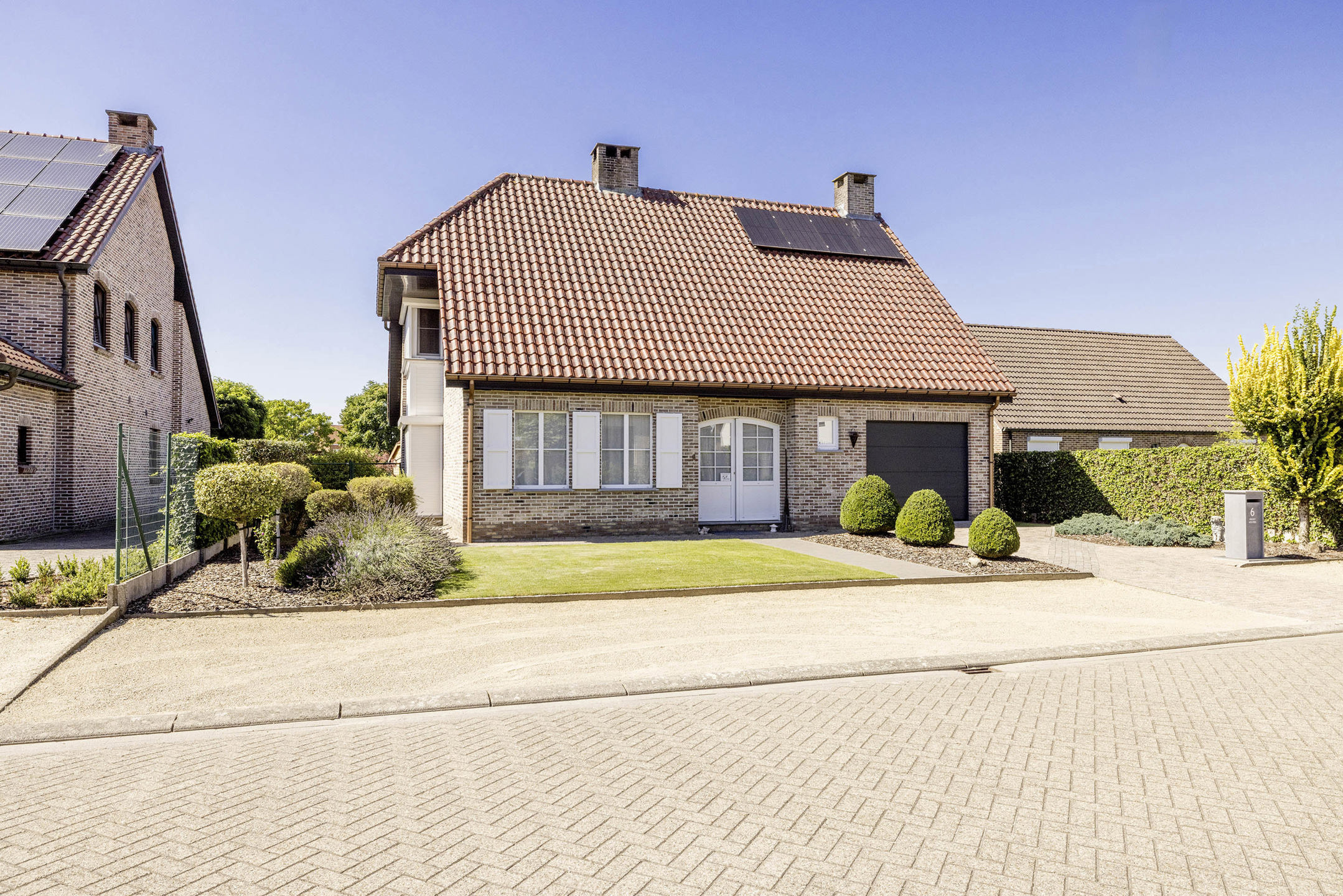 Instapklare, rustig gelegen woning op perceel van 756 m²! - foto 1