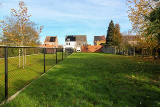 * IN OPTIE * Woning voor gemengd gebruik De woning was voordien ingedeeld in 3 appartementen op het glkvs, 1e verd. en 2e verd. Volgens vergunning is...