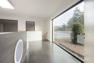 TE KOOP: Modern en volledig ingericht kantoor op toplocatie in Houthalen!Dit instapklare kantoor in Houthalen is modern afgewerkt en volledig...