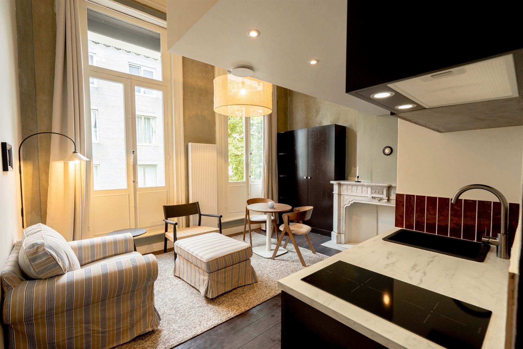 Stijlvolle all-in gemeubelde studio in hartje Antwerpen - foto 1